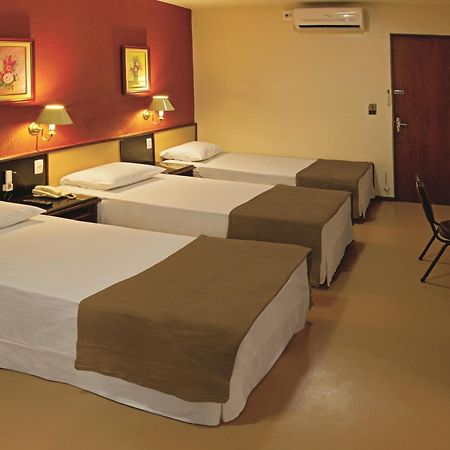 Lira Hotel Куритиба Екстериор снимка