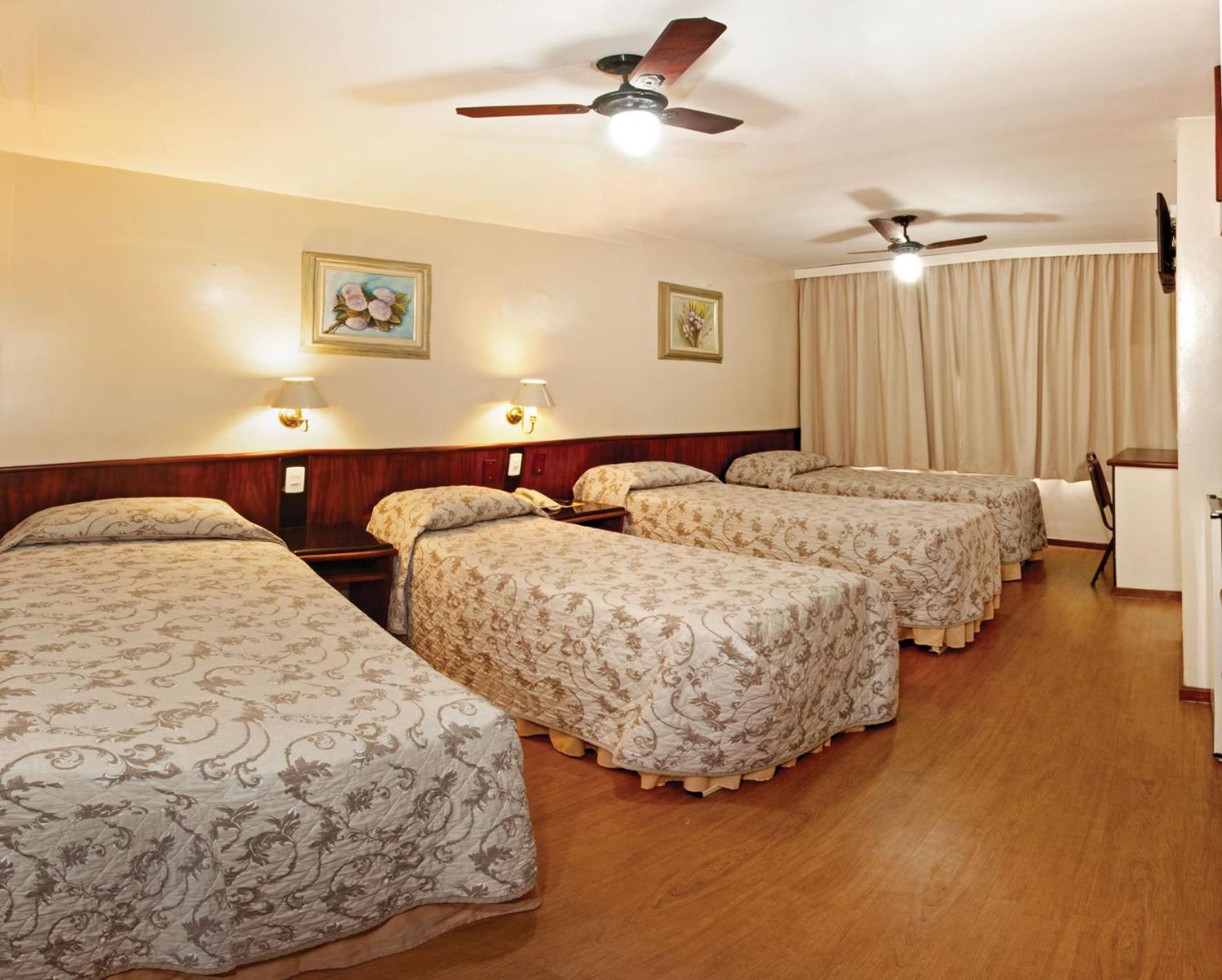 Lira Hotel Куритиба Екстериор снимка