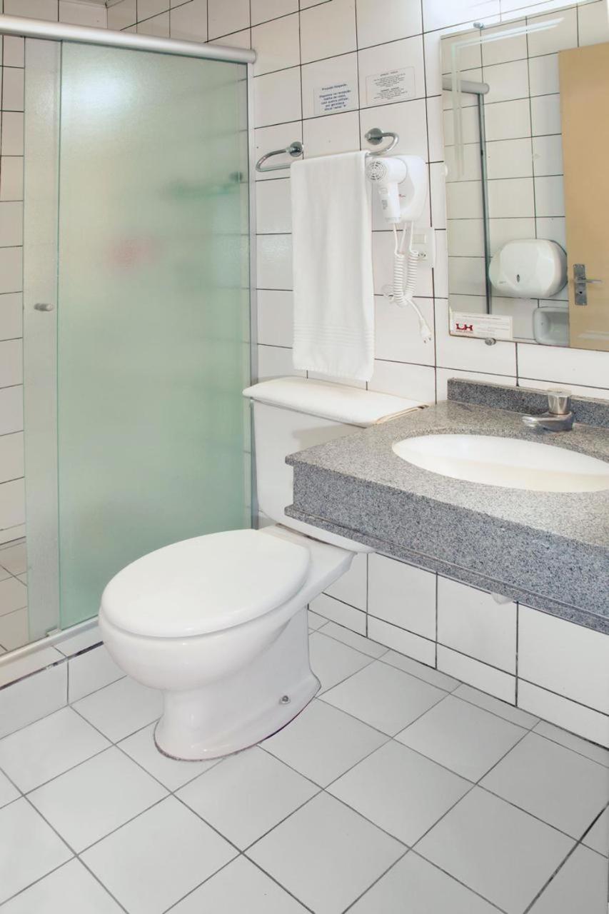 Lira Hotel Куритиба Екстериор снимка
