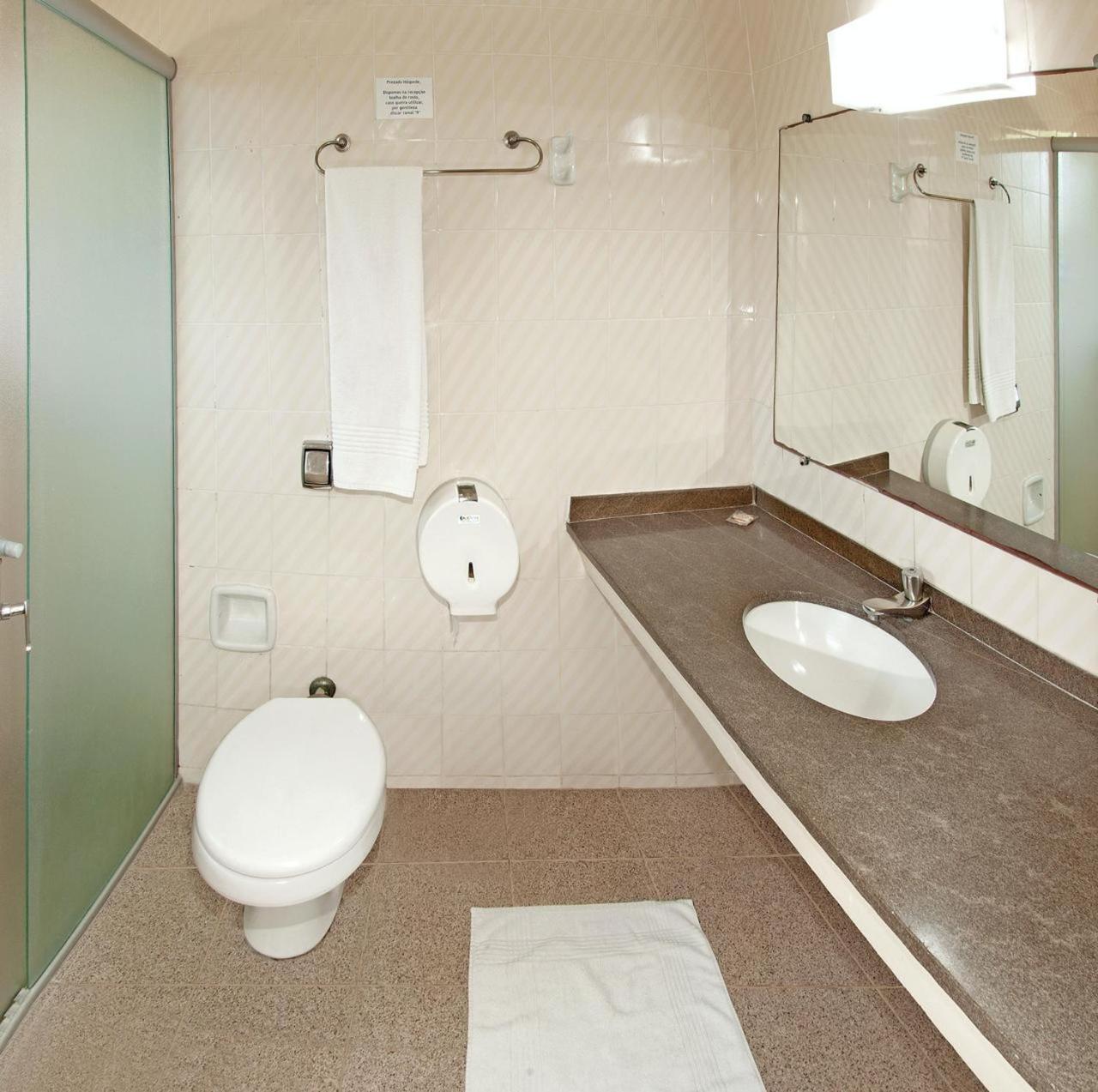 Lira Hotel Куритиба Екстериор снимка