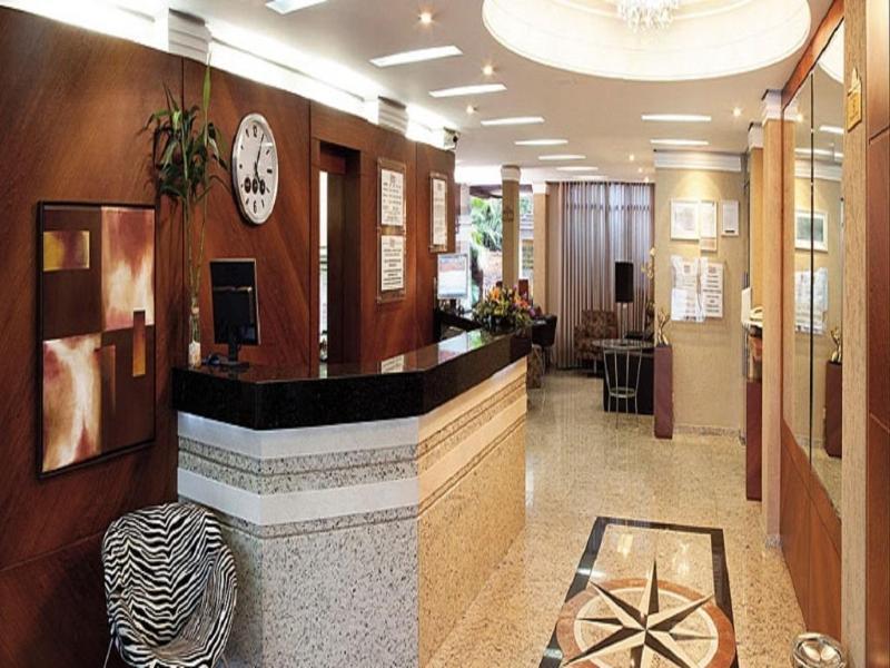 Lira Hotel Куритиба Екстериор снимка