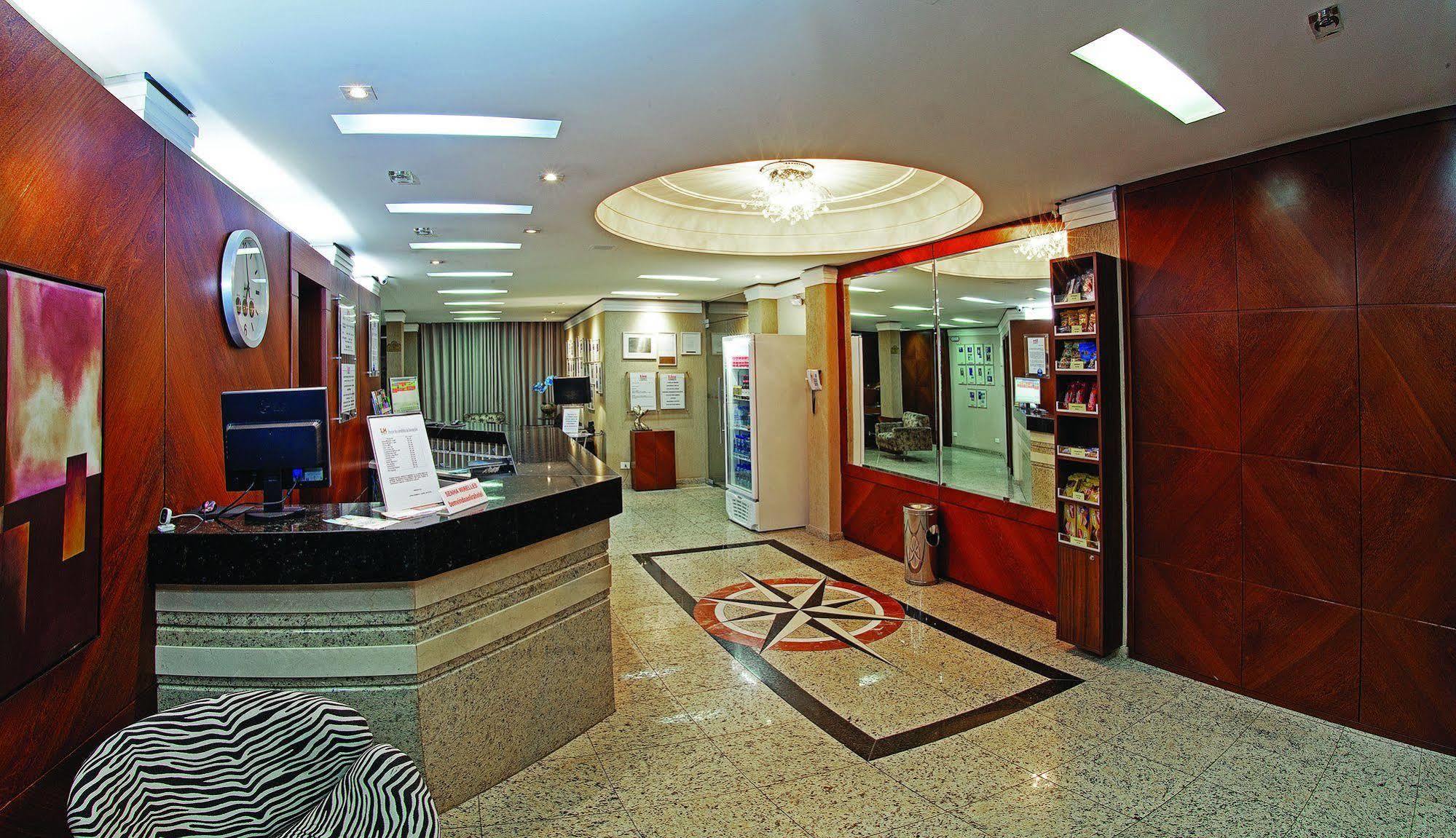 Lira Hotel Куритиба Екстериор снимка
