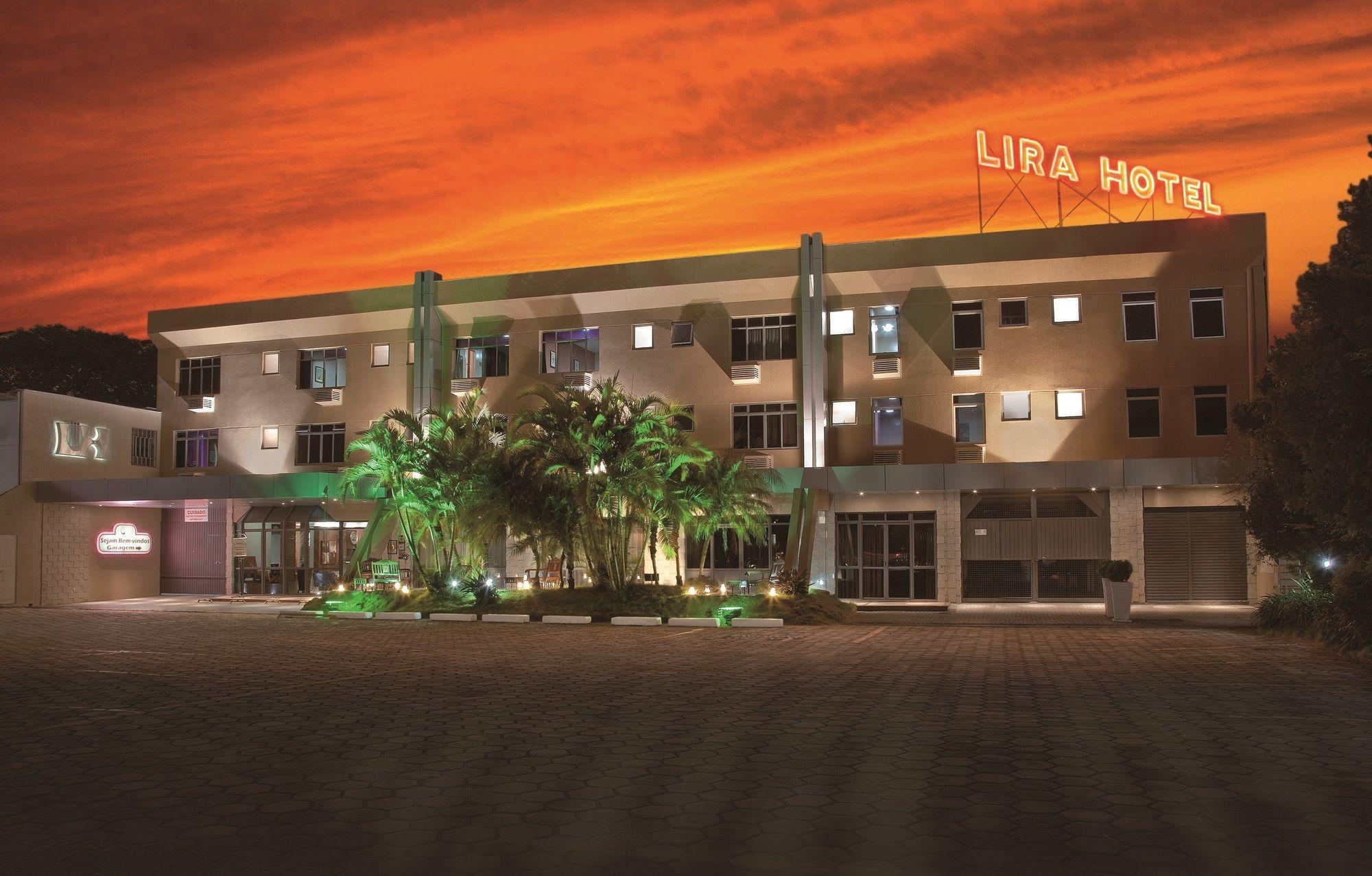 Lira Hotel Куритиба Екстериор снимка