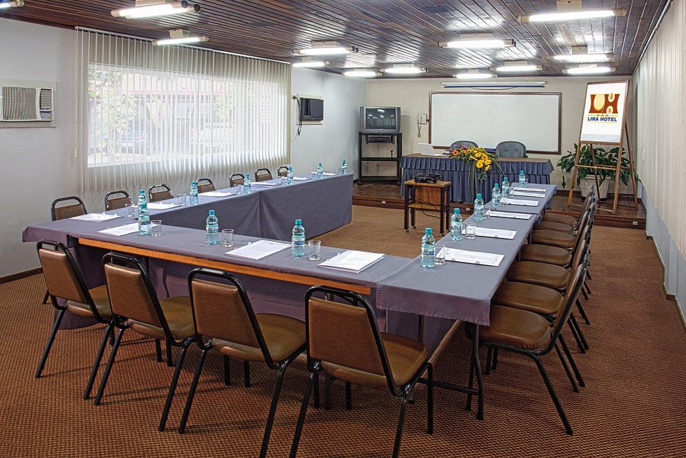 Lira Hotel Куритиба Екстериор снимка
